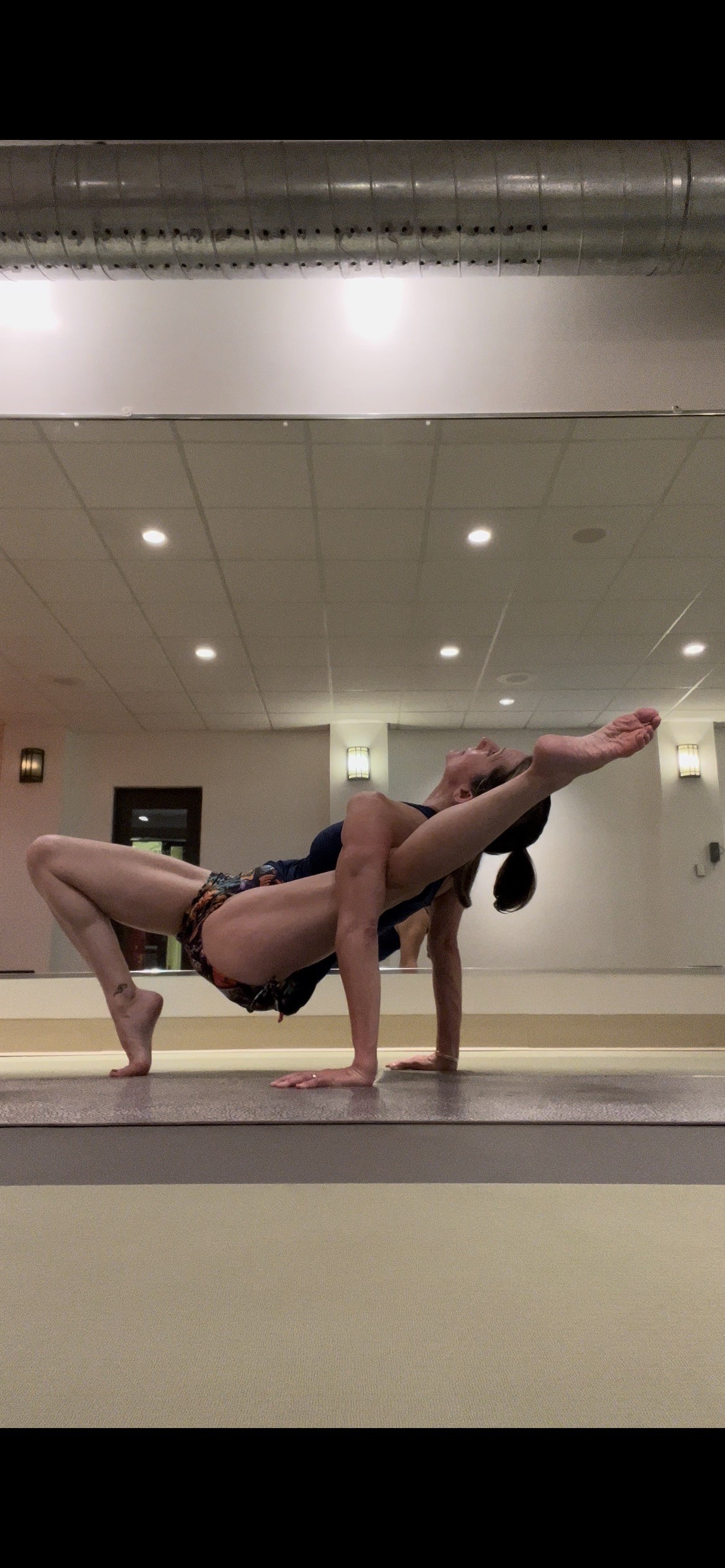 Video --- Enter Shiva Pose (Reverse Tabletop Pose Variation) from Upward  Plank. Life seems like it will never give you a break, and every single  day... | By Inspiring YogaFacebook